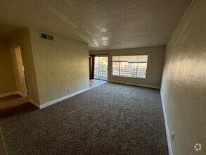 Building Photo - 1 Bedroom 1 Bathroom Condo in La Habra