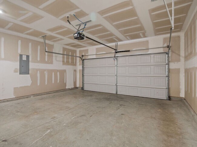 Building Photo - NO APPLICATION FEE IF APPROVED-Spacious 3-Bdrm 2.5 Bath Home in Woodruff/Reidville Area