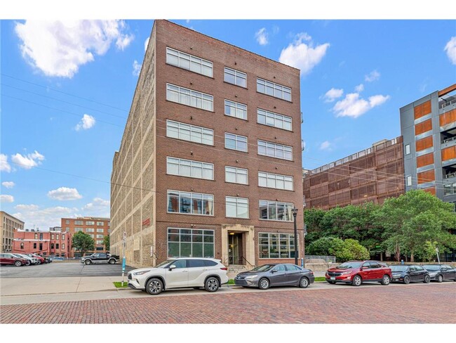 Building Photo - 748 N 3rd St
