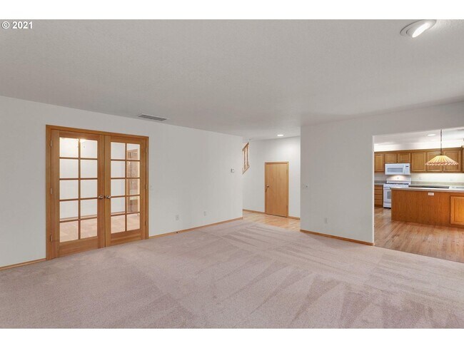 Building Photo - 4 Bedroom Bethany Home on a Large Corner L...