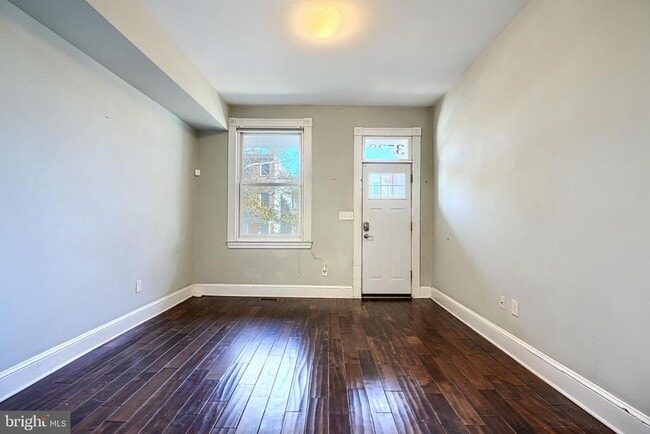 Building Photo - 3528 Hickory Ave