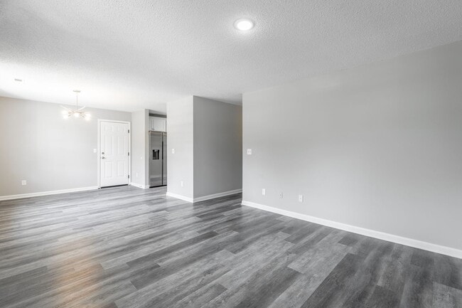 Building Photo - 4 bedroom 2 bath in the Southside (Mill Town)