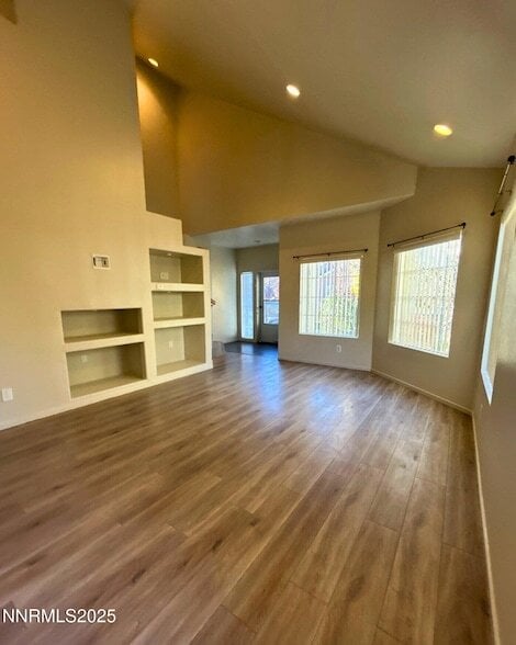 Building Photo - 5353 Desert Peach Dr