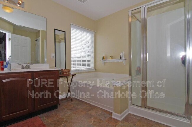 Building Photo - 3904 Luthers Rock Ct