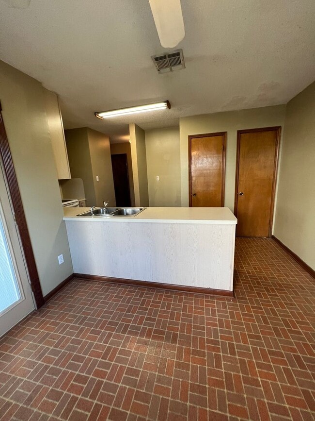 Building Photo - 1306 Rue De Cypress