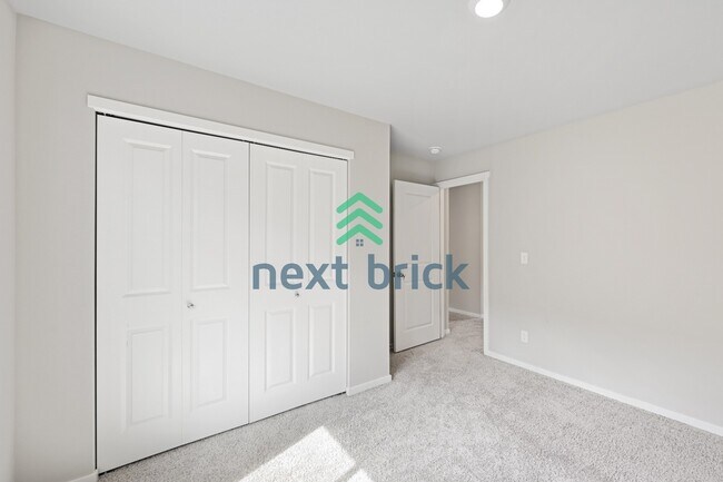 Building Photo - "Charming 4-Bedroom Home in Puyallup with Spacious 1831 Sq Ft Layout & 2.5 Baths!"