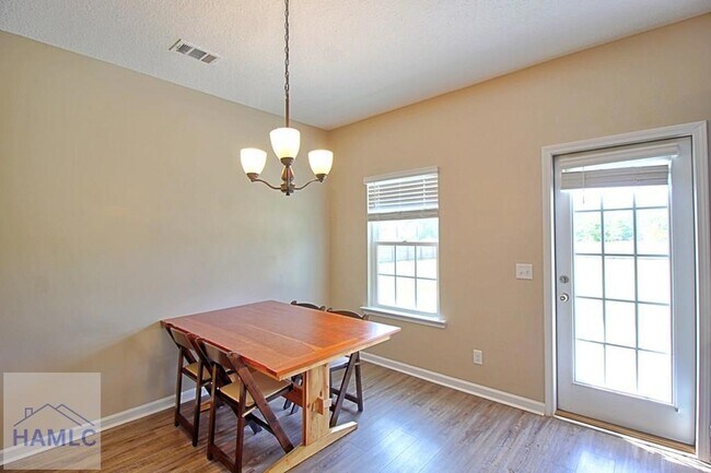 Building Photo - 50 Sunflower Cir NE