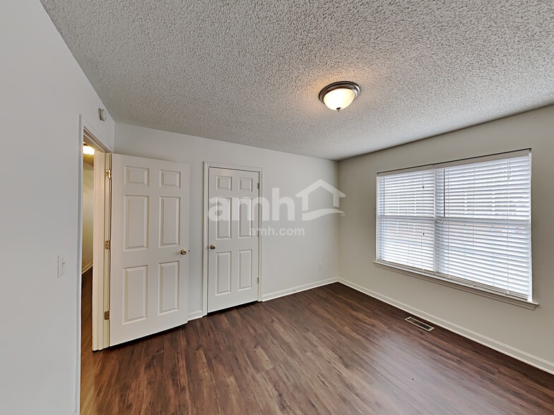 Building Photo - 652 Settlers Ridge Ln
