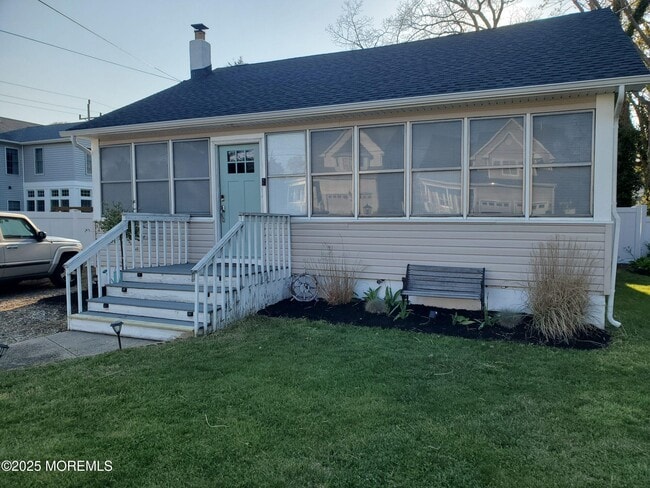 Primary Photo - 311 River Ave