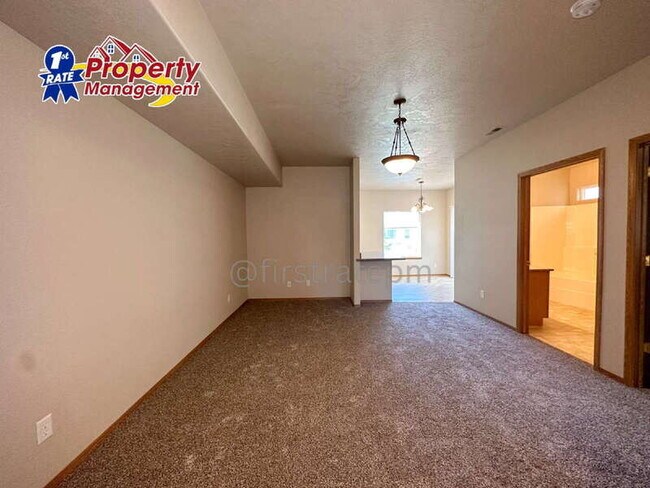 Building Photo - 1949 E Wilson Ln