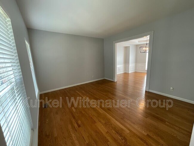 Building Photo - 2244 Haverford Dr