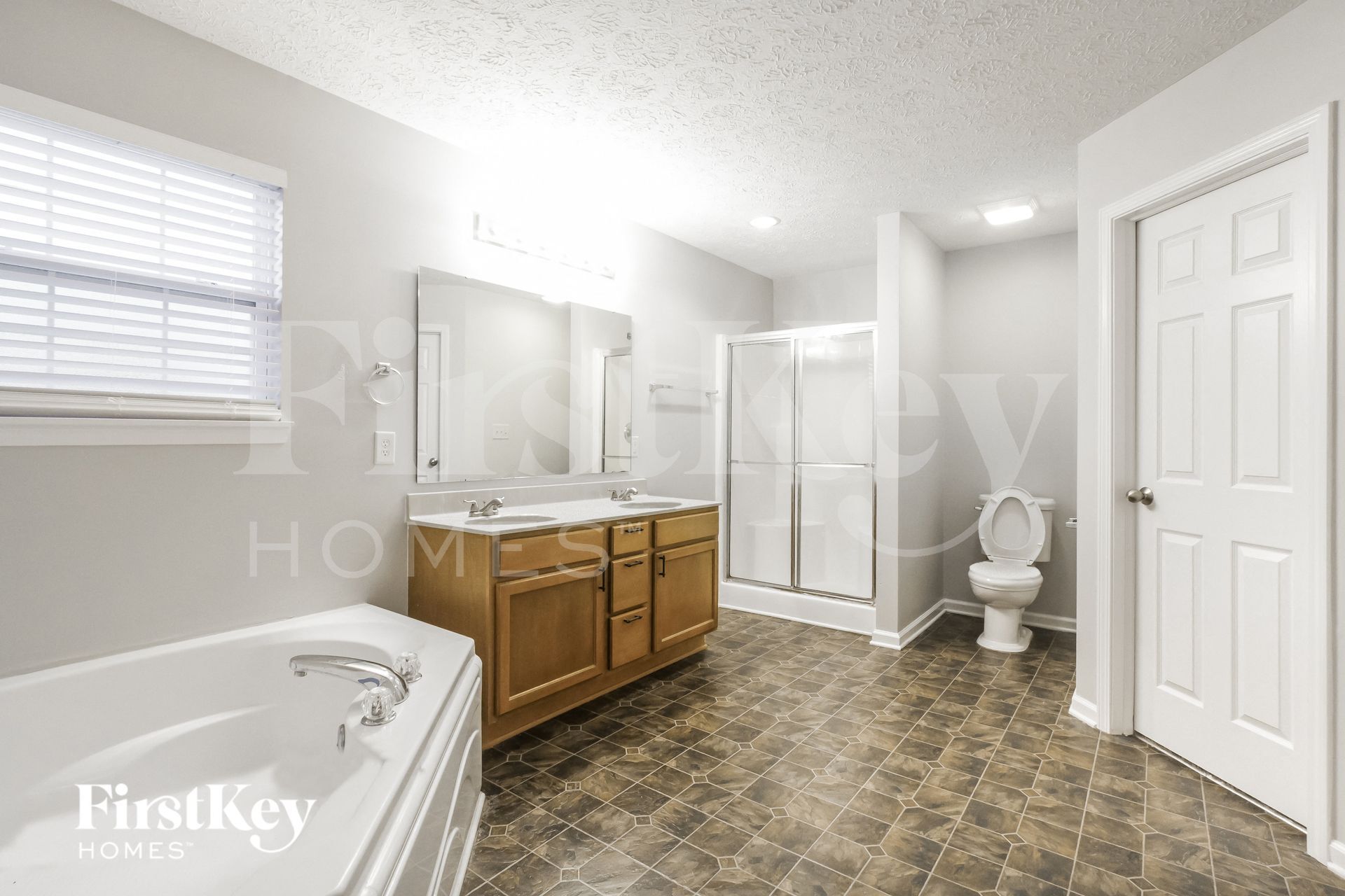 Building Photo - 2304 Burgundy Way