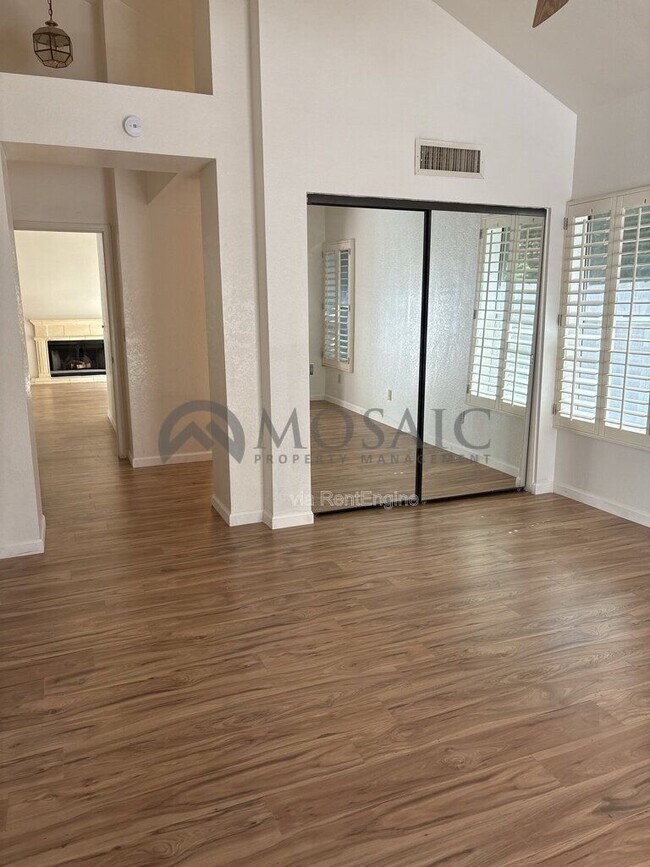 Building Photo - 3933 W Rene Dr