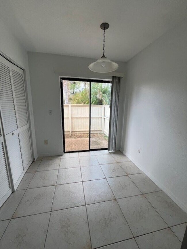 Building Photo - ***4 Bed 3.5 Bath in Tuscawilla!***