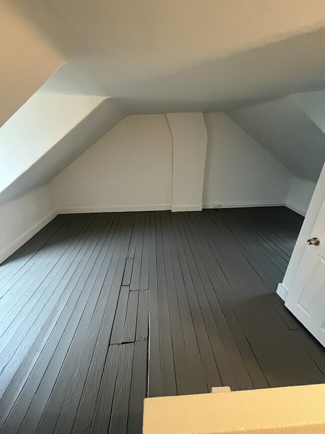 Building Photo - 542 Locust St