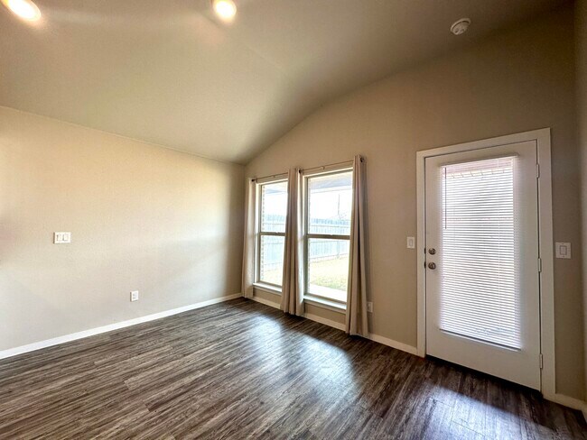 Building Photo - 7526 31st Pl