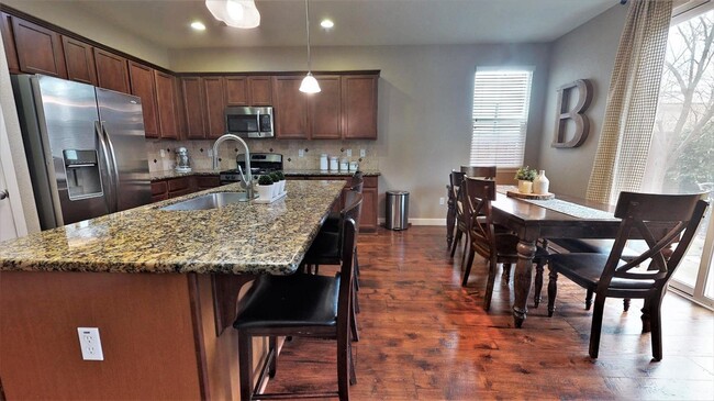 Building Photo - Beautiful Whitney Ranch 2 Story, 5/3.5 Hom...