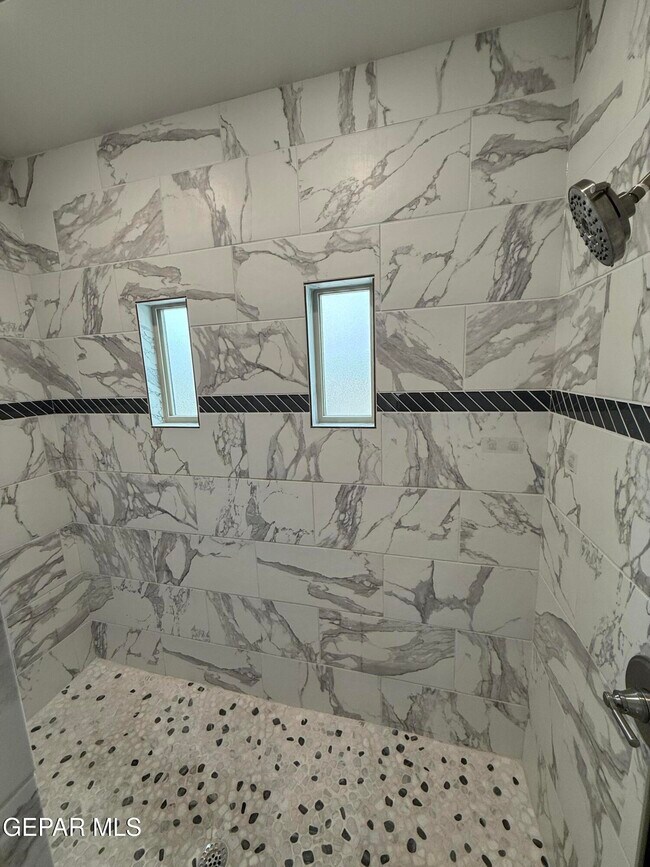 Building Photo - 804 Blingwood