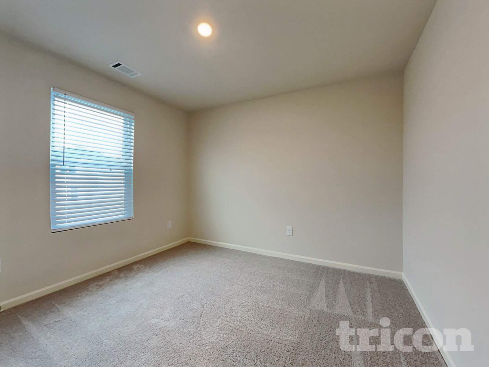 Building Photo - 527 Dayspring Dr