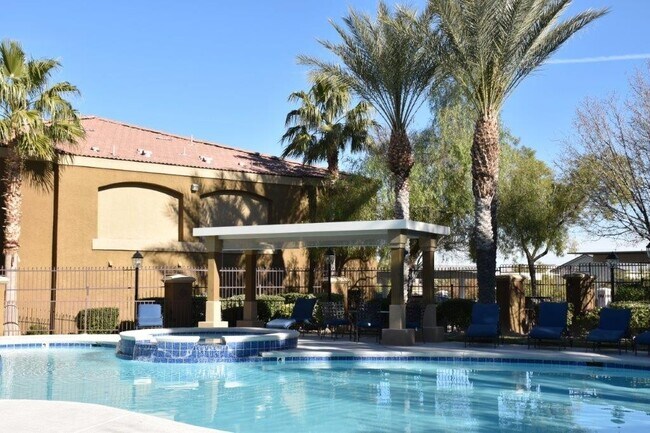 Building Photo - RARE 2nd floor 3 BEDROOM condo in the heart of Seven Hills in gated Horizons @ Seven Hills