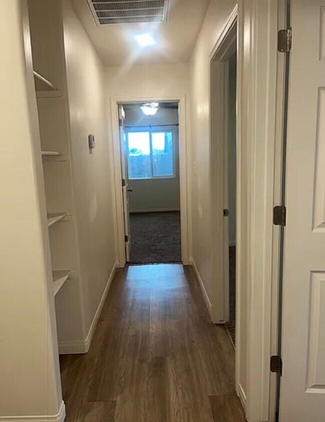 Building Photo - New 3 bedrooms 2 bath home move in ready