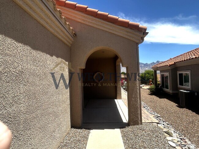 Building Photo - Luxurious 2 Bedroom 2 Bath Home for Rent in Sun City, Oro Valley 14286 N Wisteria Way, Oro Valley...
