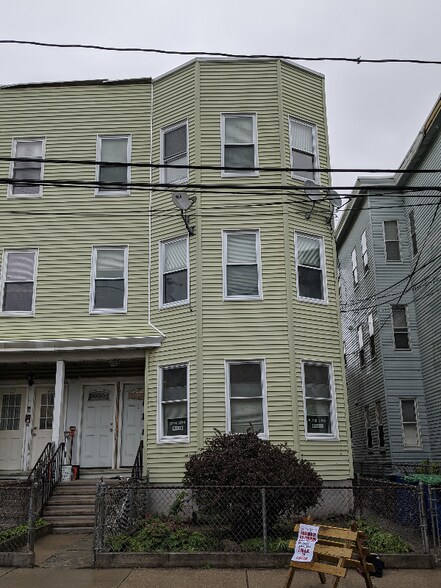 Primary Photo - 21 Rossmore St