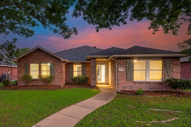 Primary Photo - "Charming 3-Bedroom with 2 Bathrooms in Wy...