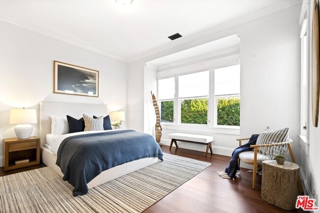 Building Photo - 7335 Birdview Ave