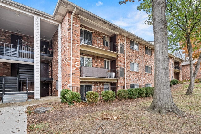 Building Photo - 203 Victor Pkwy