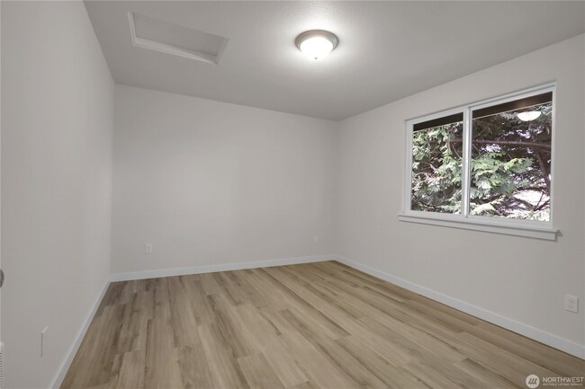 Building Photo - 3302 McKinley Ave