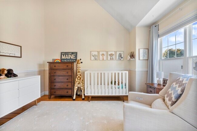 Building Photo - 10 S Sydney St