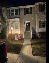 Building Photo - 10340 Bridle Ct