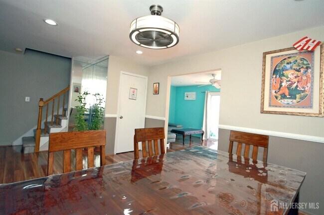 Building Photo - 4 White Oaks Dr