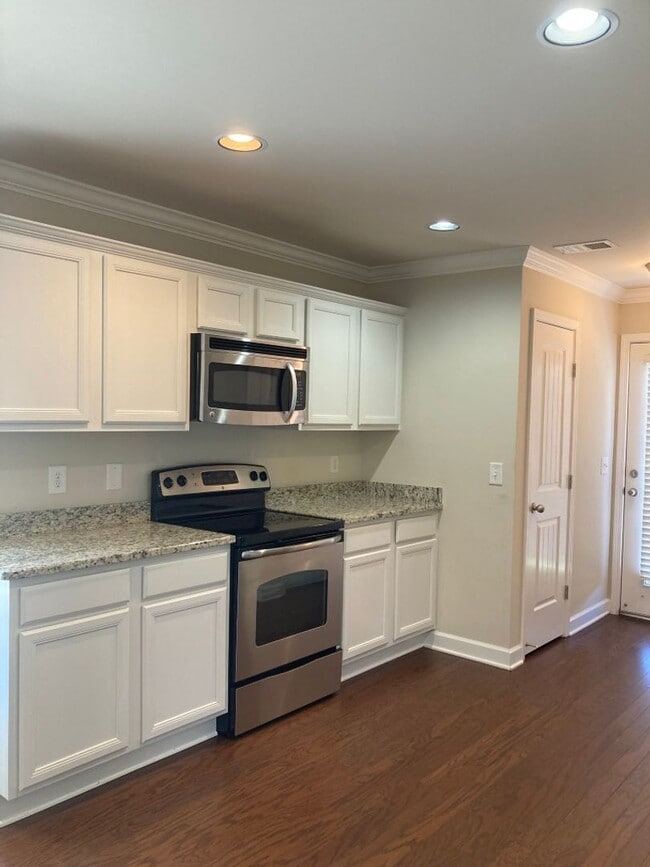 Building Photo - Mt Juliet Condo - across from the pool