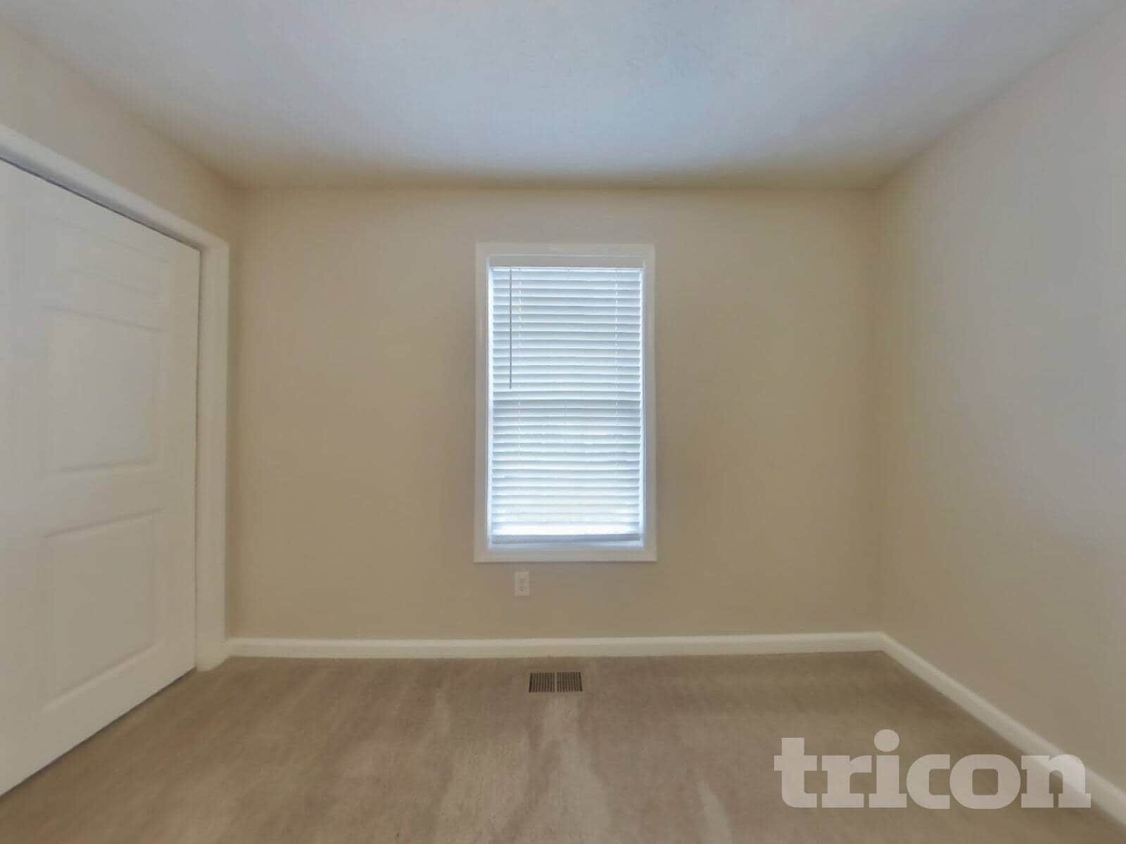 Building Photo - 125 Fawn Ln