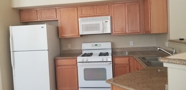 Building Photo - 5481 Tares Cir
