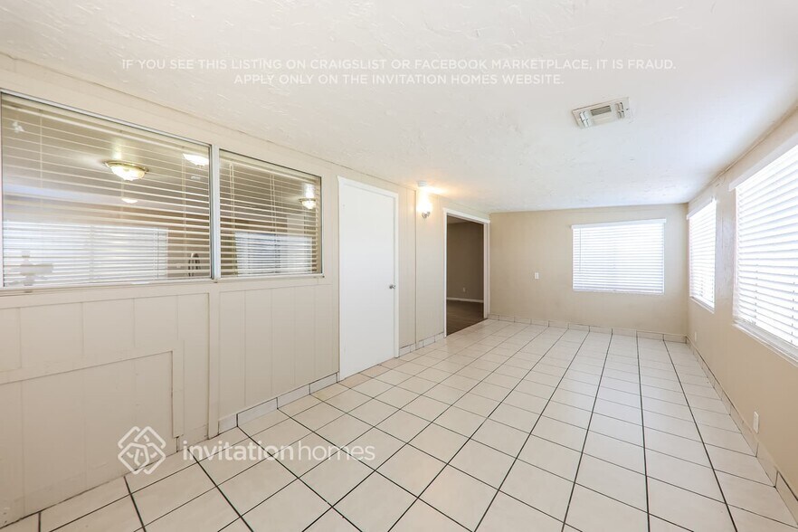 Building Photo - 5256 W Cholla St