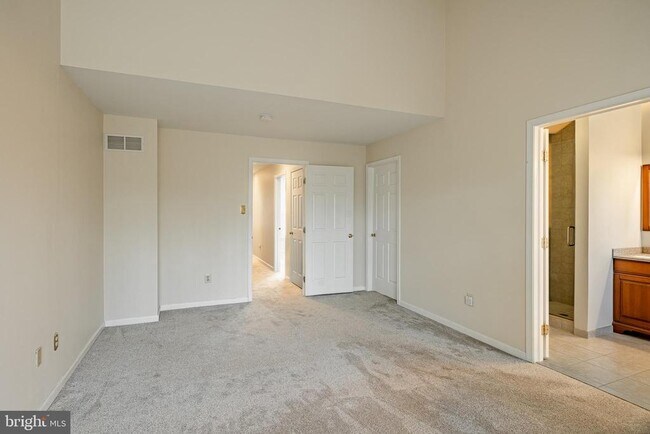 Building Photo - 124 Jeffords Ct