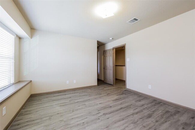 Building Photo - 2414 Thorney Ct