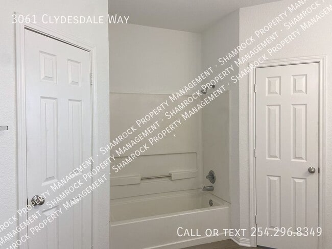 Building Photo - Surrey Ridge Duplex