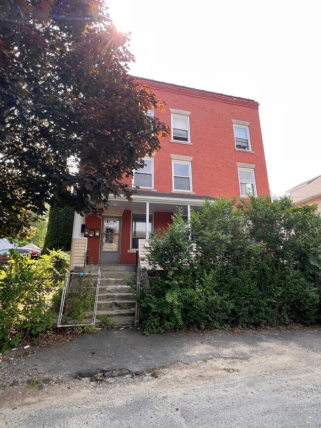Primary Photo - 640 Wilson St