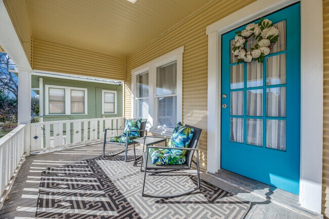 Relaxing Balcony - 417 E Locust St
