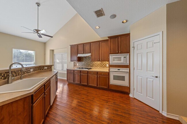 Building Photo - 146 Lindseys Cove