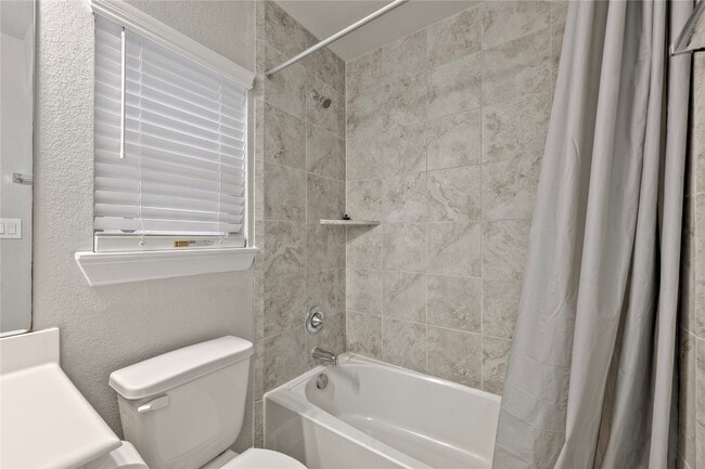 Building Photo - 11915 Oakmont Valley Trace