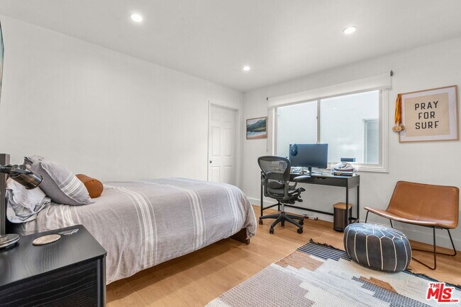 Building Photo - 29 Lighthouse St