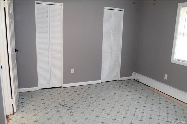 Building Photo - 303 Barclay Manor