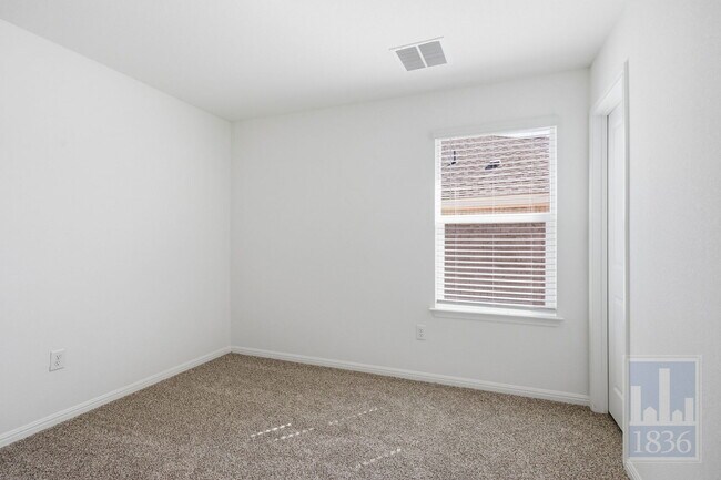 Building Photo - 1932 Marlin Spike Dr