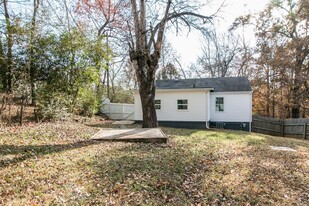 Building Photo - 713 Ridgecrest Dr