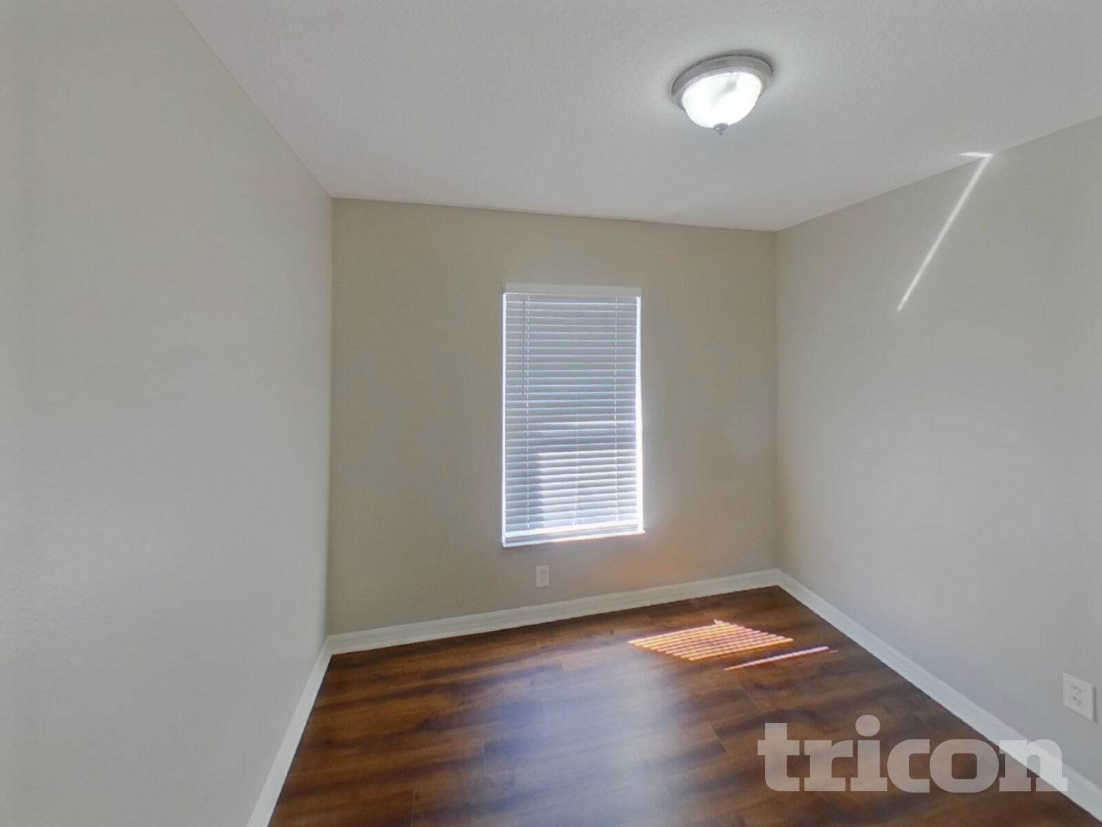 Building Photo - 1002 E 108th Ave